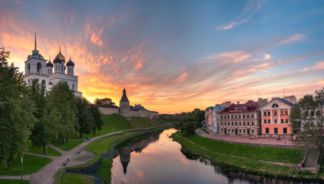 Golden Embankment Otel Pskov Dış mekan fotoğraf