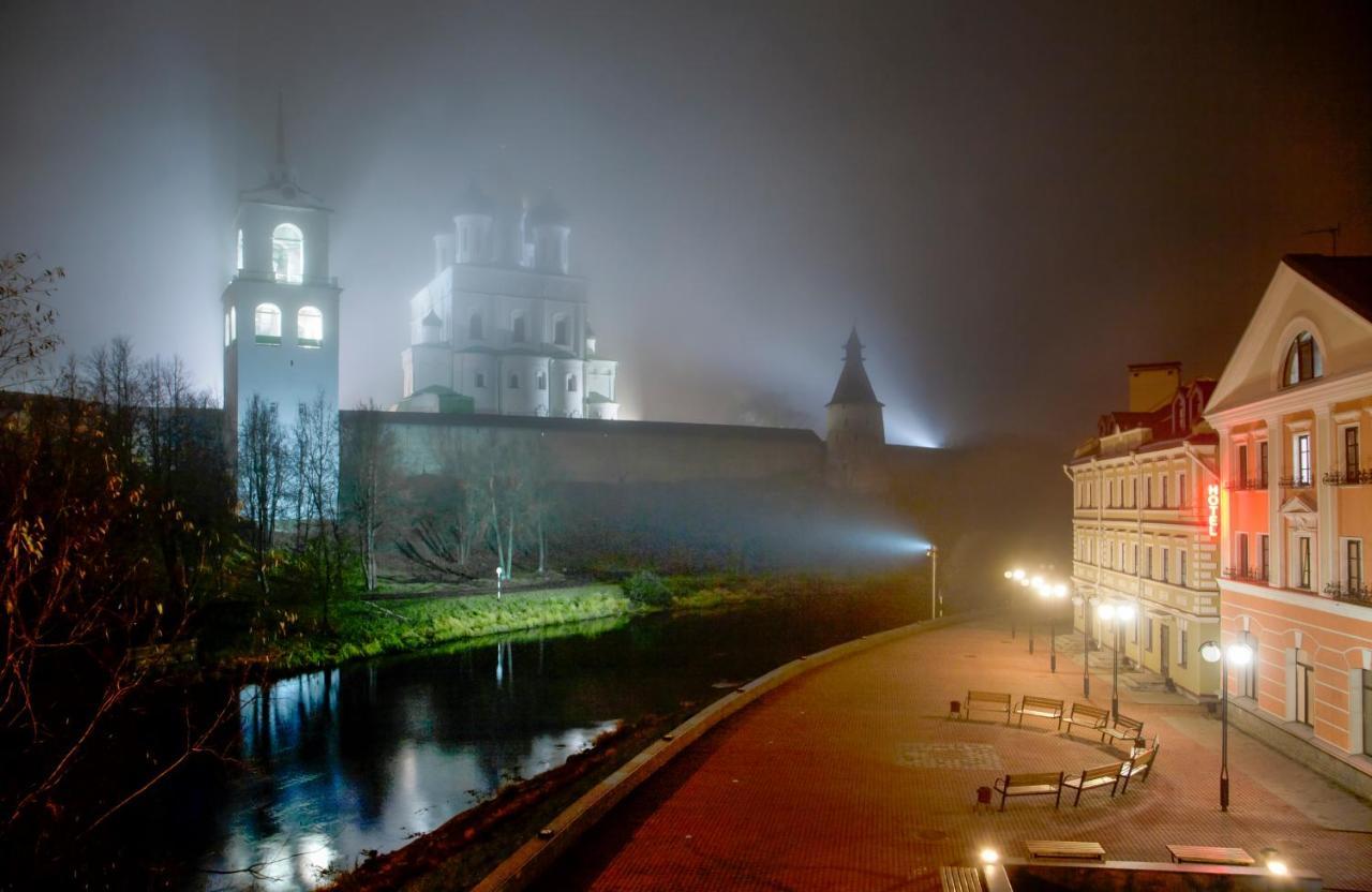 Golden Embankment Otel Pskov Dış mekan fotoğraf